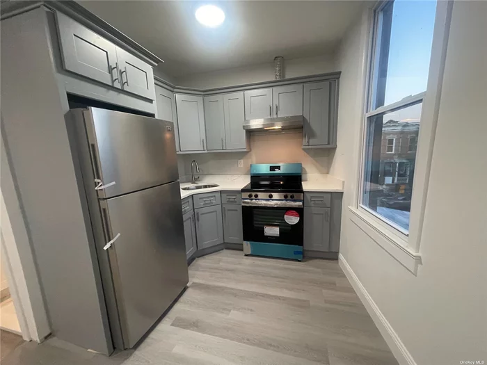 2nd Fl Living Room, EIK (Eating in Kitchen) 2 Bedrooms, All Utilities included, All Transportation super accessible Train A C J Bus Q13 Close to Belt Parkway Expwy and Jackie Robinson Parkway