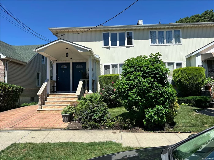 Second Floor, Bright, Spacious 3 bedroom 2 Bath unit with separate gas heating system. Close to Parkway, Shopping, Schools, Restaurants, Park. Easy access to the Mall and Belt Parkway
