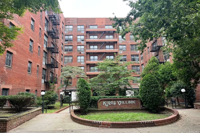Welcome home to this charming 1-bedroom, 1-bathroom unit. Enjoy the convenience of an on-site laundry room and the peace of mind provided by 24-hour surveillance security at Kings Village. This location offers easy access to shopping, entertainment, and transportation options, including the nearby Belt Parkway and Kings Mall Plaza.