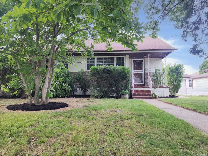 Come and See this Expanded Ranch with 6 rooms, 3 beds and 2 bath located in Elmont schools. Hardwood floors as seen and oversized bedrooms. Close to shopping, transportation and major roadways.