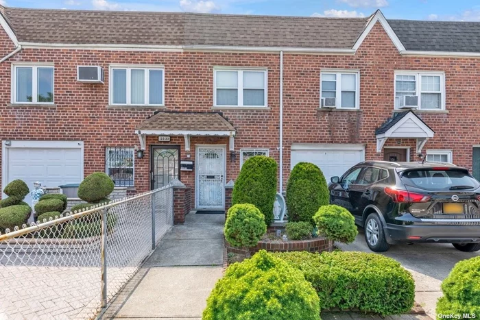 EXCELLENT LOCATION! THIS 4 BEDROOMS 1 BATH TOWNHOUSE, IS WITHIN CLOSE PROXIMITY TO ALL TRANSPORTATION, SHOPS, RESTAURANTS, GROCERY STORES AND JFK AIRPORT.NEARBY SUBWAY LINES INCLUDE A/J/E/F!! 24 HOURS PRIOR NOTICE, NO EXCEPTION!