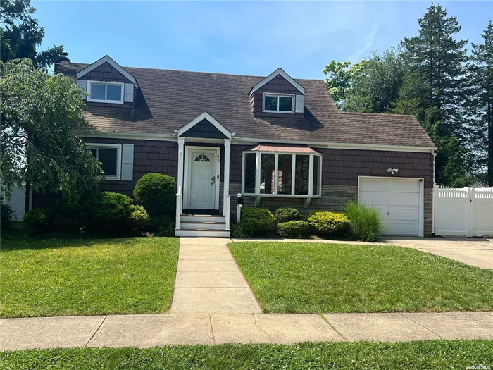 Beautiful expanded cape in West Babylon. This property boasts a large eat in kitchen large formal dining room and large living room. A finished basement with full bath. Close to shopping and major highways.