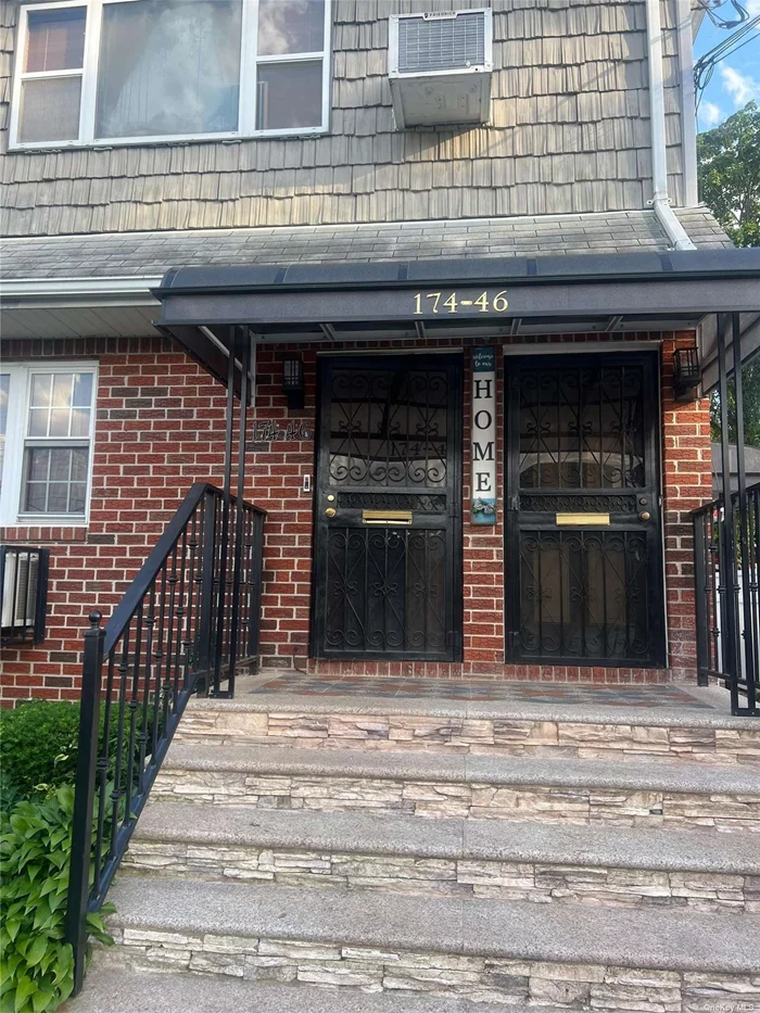 Beautiful two-bedroom apartment, newly remodeled.Close to public transportation, shopping, schools, restaurants, and more. Shows By Appointment Only - 24 Hours Advanced Notice Required