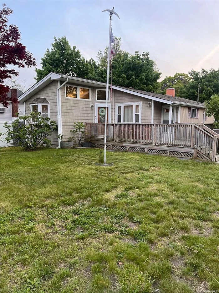 Welcome to this charming 3-bedroom, 1bath ranch with a full unfinished basement. This well-equipped kitchen has a nice cozy nook and offers plenty of cooking flow, open floor plan between kitchen and living room with cathedral ceilings. Don&rsquo;t miss this opportunity to make this yours!