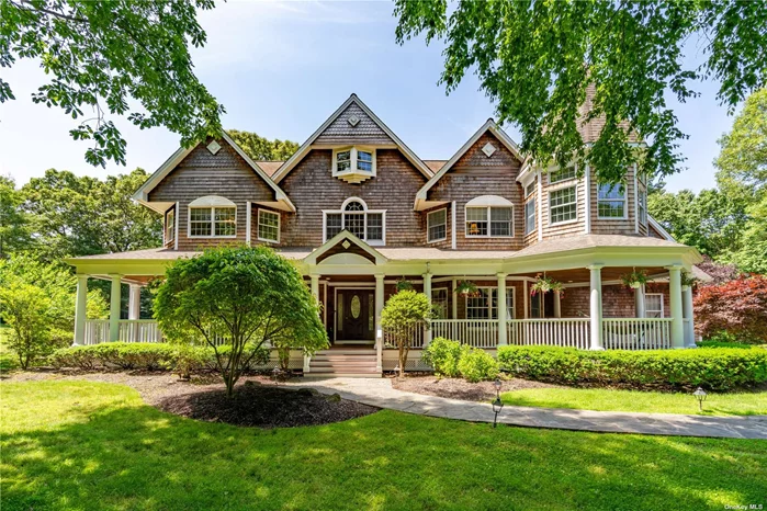 Fabulous Spacious Home in Private Setting. Expansive Rooms; Every Amenity; Large Kitchen Opens to Great Room w/Stone Fireplace. Huge Master w/ Sitting Room.  Choice of Two School Districts: Cold Spring Harbor or Oyster Bay