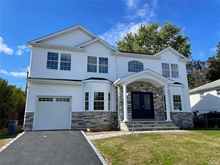 ALMOST COMPLETE !! Close To Town And Parkways. Custom, Gorgeous Millwork, Gourmet Eat In Kitchen, Hardwood Floors, CAC, Vaulted Entry Foyer... Photos For Workmanship ONLY