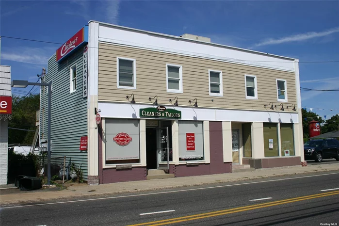 Amazing Retail Location With Lots Of Drive-By Traffic. Highly Visible Corner Unit With Huge Parking Lot. Accessible From 2 Heavily Traveled Roads Leading To And From The North Shore. Perfect For Most Any Type Of Retail Or Food Concept. Close to Syosset Train Station. $3, 800 Per Month Including Taxes