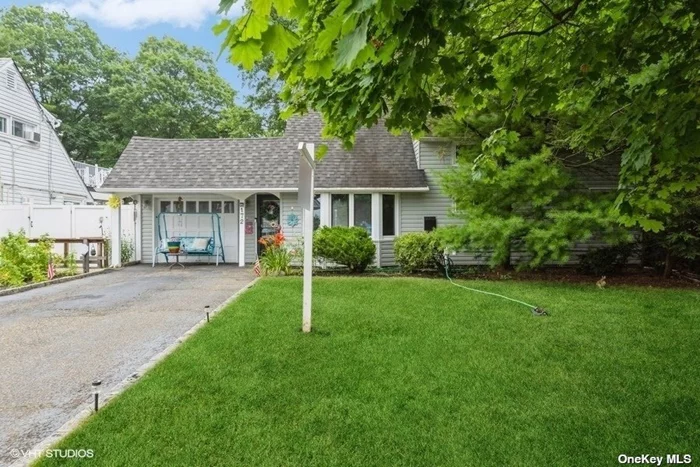 Welcome to Salisbury&rsquo;s beautiful Expanded Levitt Ranch! This home features 4 bedrooms and 2 full bathrooms updated within the last 10 years. NEW Boiler Replaced in 2023 No garage. Mid-block, location, private fenced yard, close to all, East Meadow School District, Low Taxes, won&rsquo;t Last.