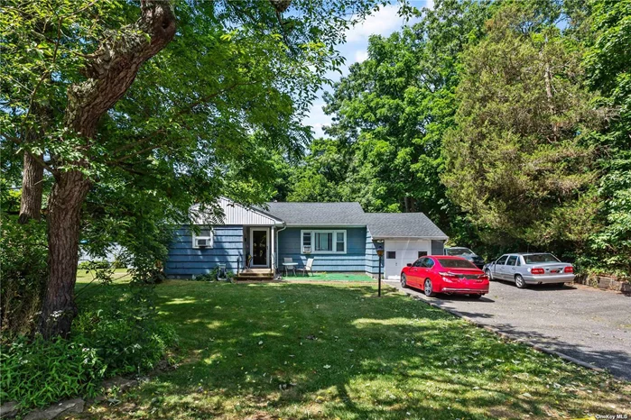 Immaculate 3 bedroom house in the heart of Huntington Station, New York. This house features 3 Bedrooms rooms, 2 full baths, hardwood floors through the house. Full finished basement with an outside separate entrance. One car attached garage and an amazing concrete front porch. Schedule a showing today!!