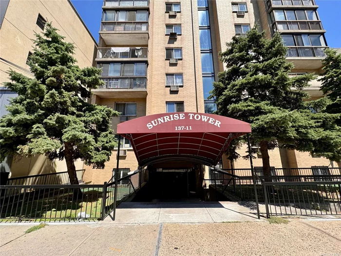 Located in the heart of Flushing, this stunning condo offers 2 spacious bedrooms and 2 full bathrooms. The area is incredibly convenient, with a supermarket, bus stops, and a school all within walking distance. Enjoy the vibrant community and easy access to everything you need for comfortable urban living. Don&rsquo;t miss it!!