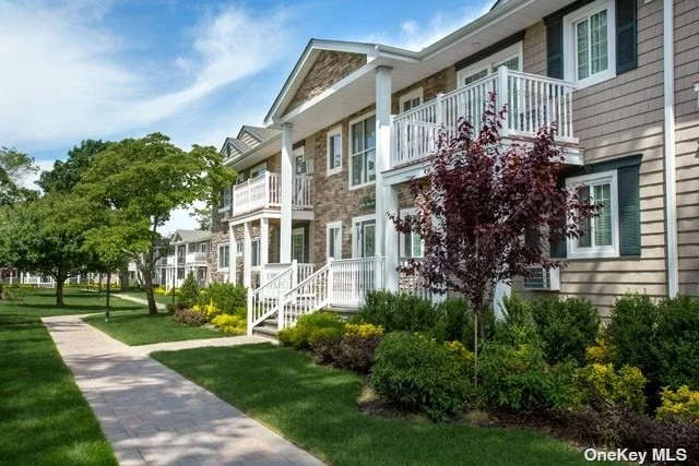 :*Ask About Our Rent Specials*. Restrictions Apply* Waterfront Community. Units with granite countertop & kitchen floor, Stls Stl Appl w/dw & micro. window trmts, crpt, hi-hats, ac, fans. On site laundry. Boat dock available end of River/Cresent, ask us! At heart of Patchogue village. Near LIRR. Pet Friendly! Prices/ policies subject to change without notice.