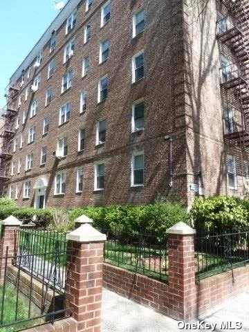 ale may be subject to term & conditions of an offering plan. Corner unit, Southern and Eastern Exposure. lots of Sunlight. close to subway, Buses and downtown Flushing. Has window in Bathroom and Kitchen. Well Managed 1 Bedroom co-ops with low Maintenance. No sublease is allowed.