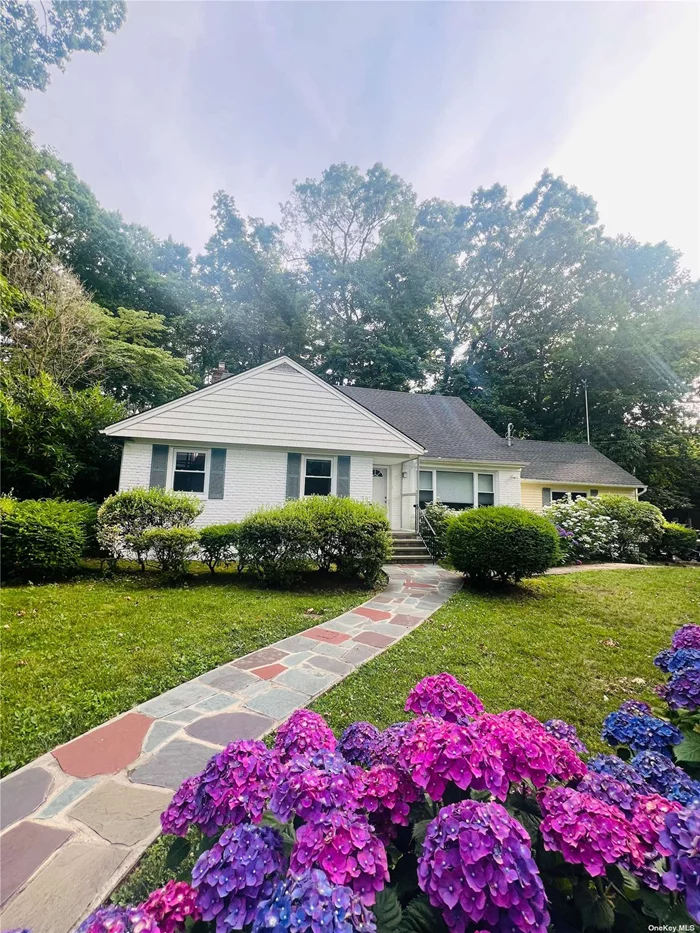 Most desired neighborhood in Great Neck option schools zone. Blocks away from LIRR close to transportation, shopping, offices, banks, restaurants and many more. Well maintained and clear house that boats 4 bedrooms and 3 baths. Updated kitchen and baths. Attached garage with 3 cars parking driveway.