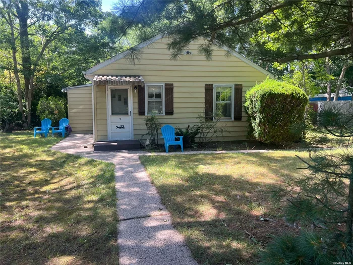 Cute cottage features, PERFECT location, smallest house on the block, plenty of room to expand, possible 2-bedroom, mount Sinia schools, 80X195 LOT, easy access to main roads stores, long island railroad, port jeff village, mount Sinai heritage park, beaches, a must see!.