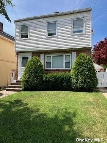 Come check out this private house rental in the heart of Bayside. Brand new refurbished wood floors throughout with plenty of windows for natural light. Tons of storage including full basement and attic. Private driveway parking for your convenience with access to the private backyard. Also included is washer/dryer for at home laundry. Directly across from the Lake and park. Close to all