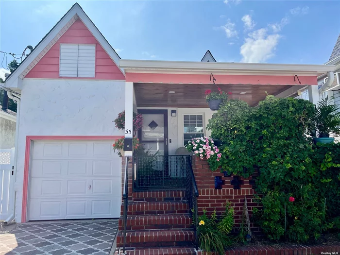 Winter Rental Beachside Furnished Cottage. Covered Front Porch leads to Living room with vaulted ceiling & wood floor. Recently renovated kitchen with quartz countertops and stainless steel appliances. Steps up to the dining room that overlooks the living room. 3 bedrooms & 1.5 bathrooms. Washer/Dryer.