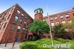 Renovated in 2019. Park view, high ceiling, close to J & Z subway lines. This unit comes with 1 outdoor parking space.