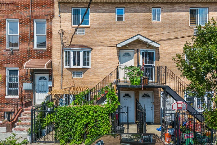 Great investment opportunity. Beautiful 2-family house in Jamaica features 5 bedrooms, 4 Bathrooms, Fully finished basement with an outside entrance. Built in 2009. Close to Trains, Buses, Shopping, Groceries, Supermarkets, Schools, and all other community amenities.