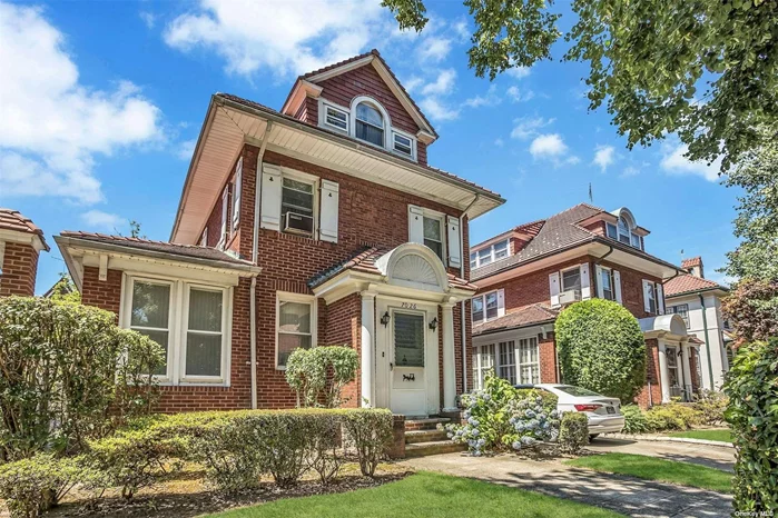 Welcome to this detached brick home with a private driveway and 2 car garage in the heart of Forest Hills. This home offers 3 levels of living with 5 bedrooms, 2 bathrooms, an eat-in-kitchen, formal dining room, spacious living room and finished basement. Plenty of outdoor space in the private yard. Close to schools, Forest Park, tennis stadium, shopping, highways and transportation.