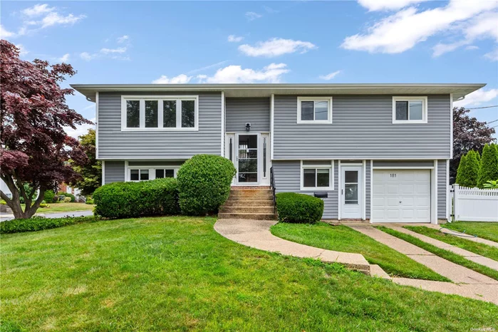 Don&rsquo;t miss this beautiful High ranch house, Second floor features; three large bedroom with 1 full bath, w/living room, dining room and eat-in-kitchen. Hardwood floors through out. First floor features; family room, guest room, full bath laundry room and 1 car Garage. Brand new roof and vinyl siding. A Must See!