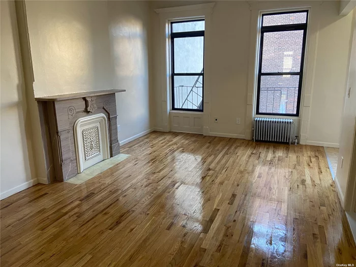 Freshly Renovated, This Amazing 2 Bedroom sun drench , Apartment Features , Living Room , Eat in Kitchen , Full Bath , Hardwood Floor , walk in closet , Big Windows . Minutes away from Manhattan