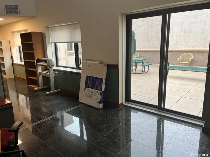 very nice office in college point for rent, it&rsquo;s on the second floor in an elevator building. big roof patio can be used either as extra storage space or entertainment area. great for office or box business!