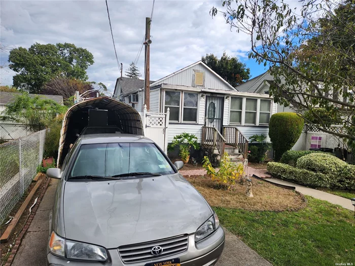 House will be delivered 100% vacant. House has various Building Violations and Open Permits. House is being sold 100% AS IS as far as condition, violations, and Open Permits