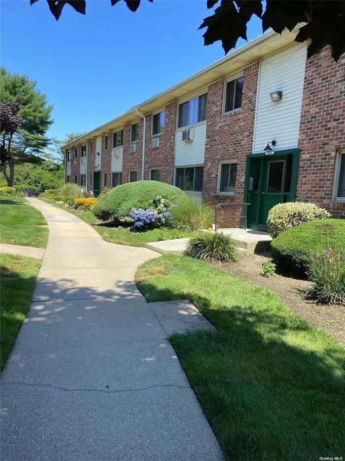 Large one bedroom unit on second floor with newer kitchen and hardwood floors throughout. North facing unit to courtyard in Islip Schools. Maintenance includes inground saltwater pool, clubhouse, gym, grounds, snow removal, trash, water, heat and taxes.  Close to railroad, highways and downtown Islip village Main Street.