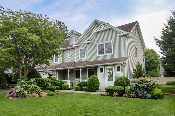 Move Right into this Mint+++ Expanded Colonial on an Oversized Lot in the Carle Place SD!!! Enter through the Foyer Leading to a Renovated Kitchen with Granite Countertops and Top-of the Line Appliances. Open Floor Plan includes Living Room w/Fireplace, Formal Dining Room, and Spacious Den with Cathedral Ceilings. The Second Floor Boasts 4 Bedrooms and 2 Full Baths Including a Master Suite with Private Full Bathroom. Hardwood Floors Throughout, CAC and Central Vac. 2-Car Garage and an Extended Finished Basement with 2 Staircases and Egress Window for Safety. Beautifully Landscaped with a Sprinkler System and Paver Porch in the Backyard. All This in a Prime Location Close to LIRR, Parkways, Schools, Shopping, and All!!!