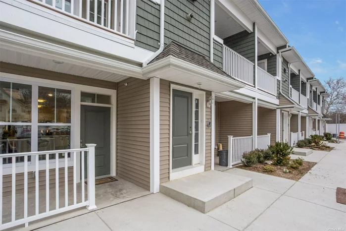 Spacious One Bedroom Apartment. Designer EIK W/ SS Appliances - Gas Cooking. Wood Design Flooring, Large Closets, CAC, Washer/Dryer, Balcony Or Private Porch Per Unit. Conveniently Located. A Must See!