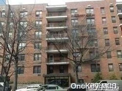 Downtown Flushing, very convenience area, walk distance to #7 subway, buses, LIRR, shops, etc.., Additional information: Appearance:excellent