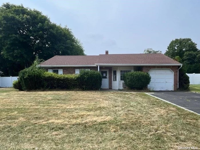 Ranch Style Home. This Home Features 3 Bedrooms, 1.5 Baths, Formal Dining Room, Eat In Kitchen & 1 Car Garage. Centrally Located To All. Don&rsquo;t Miss This Opportunity!