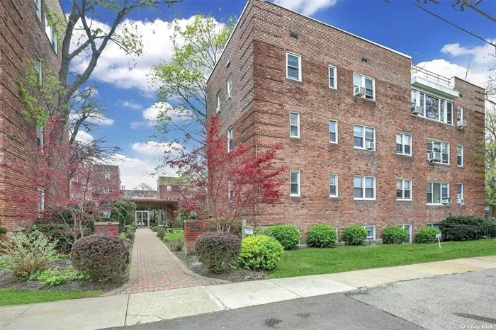 Rarely available end unit with 3 large bedrooms and 2 full baths, this renovated sunny apartment has exposure on 3 sides. Hardwood floors, eat-in-kitchen, abundant closets, meticulously maintained friendly building right in the heart of Great Neck. Close to stores, LIRR and houses of worship. Building has laundry and full gym for residents! Accessible entrance.