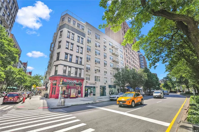 Furnished 1 bedroom listing in a prime location, situated between Columbia University, Riverside Park, Central Park. 20% min down. No flip tax, subletting allowed after 2 years. Parents buying for children allowed, guarantors, co-purchase allowed case by case.