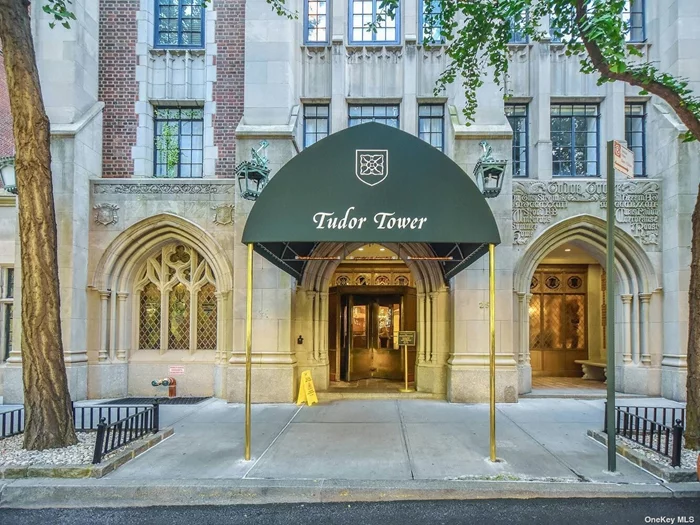 Well appointed studio layout in this stunning 1928 Gothic revival building. Enjoy pre-war characteristics such as beautiful hardwood floors and high ceilings.Full-time doorman, elevator, gym, laundry, private outdoor space, quiet neighborhood, shopping, entertainment, restaurants, transportation. This studio is move-in ready! Call for your private showing.