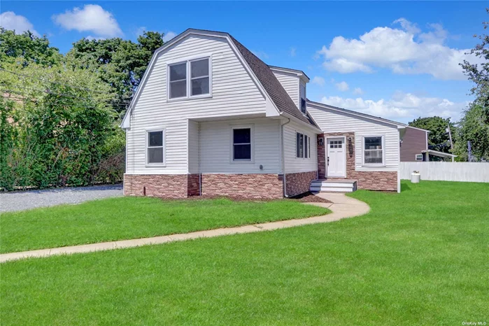 Brand new renovated ?6 bedroom house with 3 full bathrooms. New hardwood floors. New Stainless steel appliances. New Trex deck. LED lights throughout. Low taxes.?