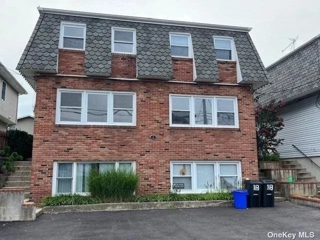 Conveniently Located 2 Bedroom Apartment Directly Across the Street from Manorhaven Community Park, Pool and Beach. Backyard and Patio Area with Semi Privacy Fence. Additional Pet Rent if Approved.