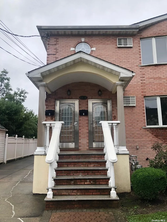 Charming & Sunny 3 Bedroom, 2 Bath 2nd floor Rental With a Lovely Backyard Available for Usage. Located in the Beautiful town of Fresh Meadows the Property also has a Private Driveway Available to Rent Along with ample Street Parking. Convenient Access to Public Transportation to the Subway, Schools & Shops