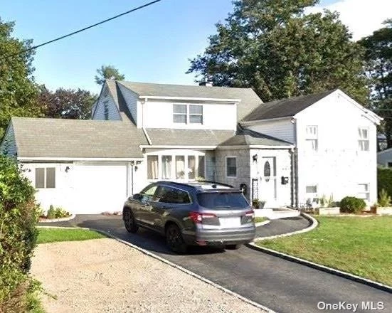 Welcome to this charming 4-bedroom, 3 bathroom split level, Perfectly located and near all major highways, The LIRR, and shopping centers, home is in perfect condition. this beauty offers 4 Large bedrooms, , 3 full bathrooms, , spacious kitchen, dr, 1 car gargae .Don&rsquo;t miss the opportunity to make this of beauty your dream home! all information deemed accurate but not guaranteed and should be indecently verified