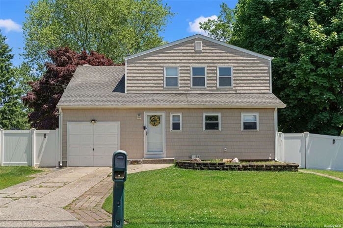 Beautiful and Updated Colonial! Featuring 4 Bedrooms, 2.5 Bath, Eat in Kitchen. Corian Countertops, Stainless Appliances. Living Room w/ Gleaming Hardwood Flooring & Sliding Glass Doors to Spacious Deck. Den/Office w/ Full Bathroom. Access from Den/Office to 4th Bedroom.