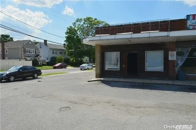 Great Location For Small Business or Store Front. Very Busy Street, Lots Of Parking Around The Building. Front And Back Entrance. 1/2 a Bath. One Refrigerator. Taxes Are Included. Close To All.