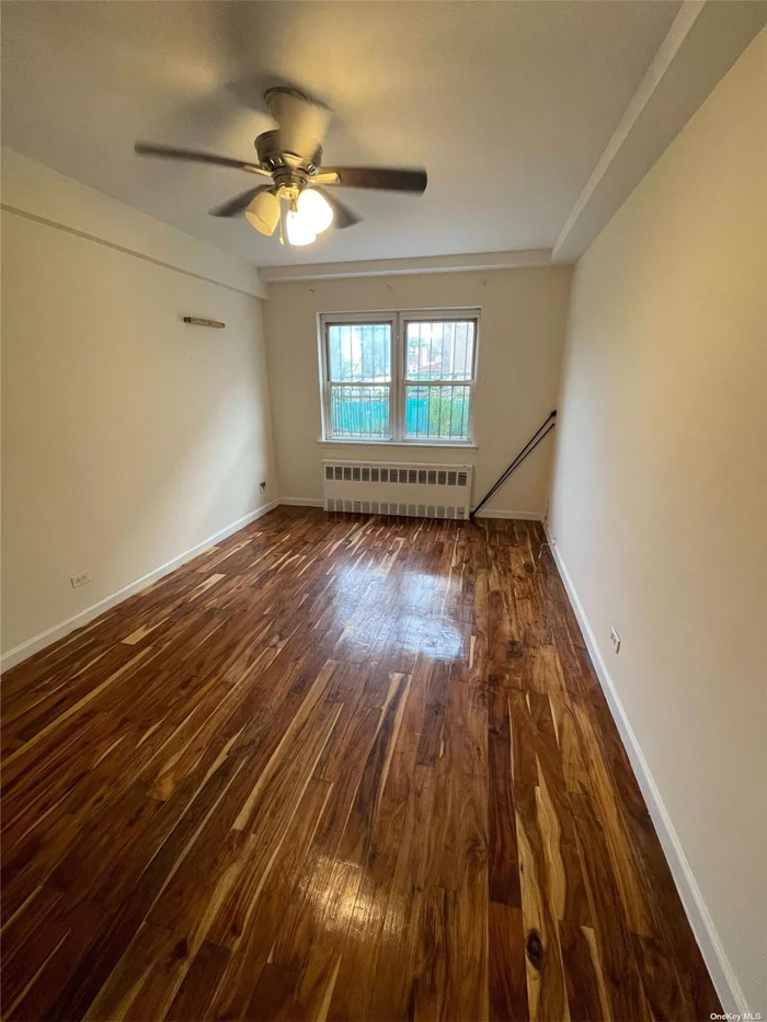 Well maintained 1 Bedroom 1 Bathroom apartment in a private house with backyard access. Conveniently located near bus and highways for your commute. Hmart supermarket blocks away. Heat and water are included. Street parking. Immediate occupancy available.