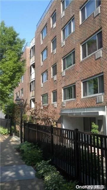 Move right in to this fully renovated large 2 bedroom, 1.5 bath unit co-op. Frist floor up, elevator building. 1 assigned parking spot, waitlist for 2nd spot or garage. Maintenance includes taxes/heat/water/gas. All new appliances. Blocks from NYU Langone and LIRR mineola station. Enjoy the charm of restaurants/shops/library/etc. This is a non-smoking complex. Laundry on every floor. No minimum down payment required. No flip tax. Subletting is OK with board approval.