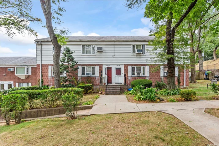 Fully Renovated! Brand-new stainless steel appliances, soundproof wood floors, and an open floor plan. No detail has been spared, with a stackable washer and dryer and expanded closets. Just move right in!