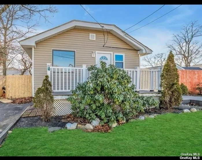 TOTALLY RENOVATED, 2 BLOCKS FROM THE LAKE. CONIVEINT TO ALL MAJOR RDS AND RR.LARGE YARD WITH AMAZING POSSIBILITIES.AND NICE SIZE DECK. FRONT OF HOUSE HAS A DECK AS WELL.