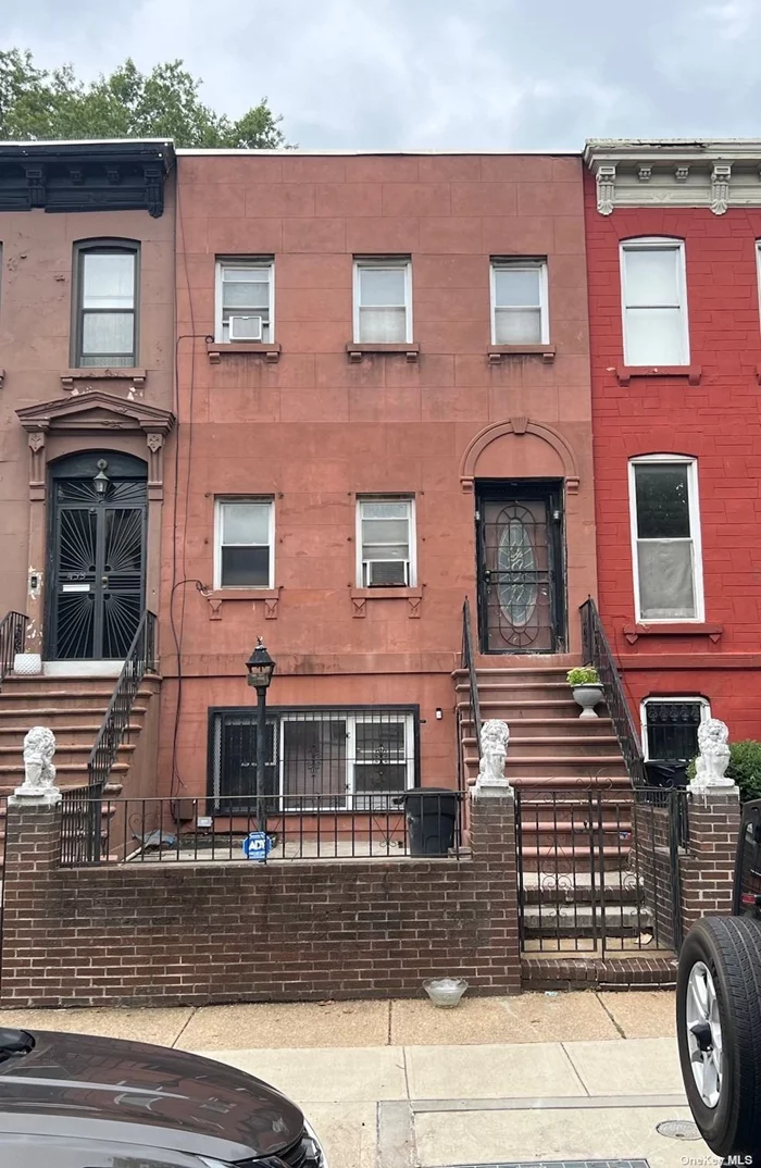 Legal 2 family Brownstone in Historical district of Stuyvesant Heights Brooklyn. This home features a full basement plus 3 levels of living space. Updated kitchens and baths. Must see!