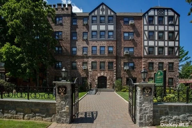 SPECIAL: GET BALANCE MARCH-2022 FREE!*Historic 1930 Tudor-Style Building!Great Studio, 1 & 2 Bedroom Apartments!Heat & Hot Water Included. Beautiful Upgrades:Prof Landscaping, Paver & Bluestone Walkways.Tuscany-Style Kitchen Cabinetry, Granite Countertops, Stls Stl Appl, Dishwasher & Microwave. Prices/policies subject to change w/o notice.