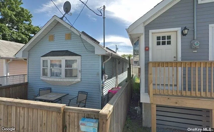 This is a one-family house located in a beautiful neighborhood of Staten Island. It is located very close to the water view, park and public transportation. Minutes of driving will take you to the water boardwalk and recreational area. The neighborhood is immaculate and calm. It will be delivered broom Clean.