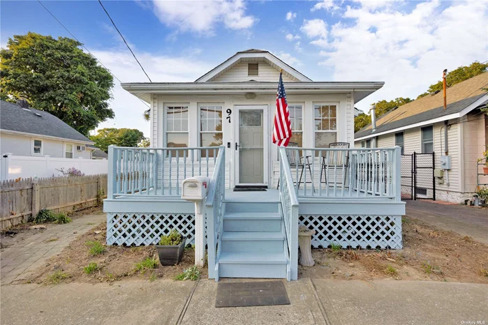 Unpack your bags and move into this Cozy 6 room 2bed and 1.5 bath bungalow with cathedral ceilings in kitchen and Florida Room with tons of natural light. Low maintenance yard. Close proximity to Babylon village/train station, shopping and public transportation. This House WILL NOT LAST