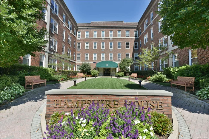 Luxury doorman building located in the heart of Garden City. This is a rare opportunity to own the largest style 1 bedroom unit on the top floor of the Hampshire House. Featuring beautiful hardwood floors throughout, updated kitchen, lots of closets, open concept kitchen/living and dining room. Amenities include: Doorman, storage cage, elevator, community and fitness room. Enjoy dining and shopping right outside your door.